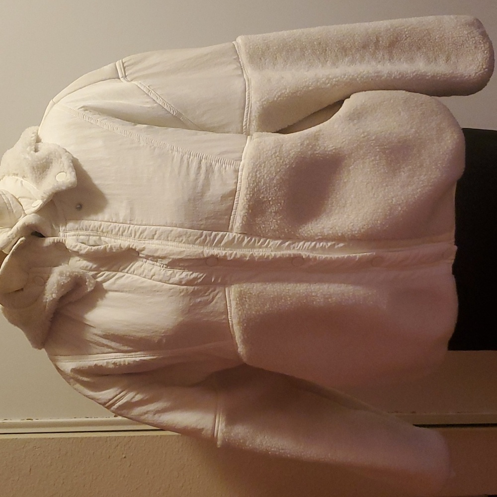 White SOFT thick Forever 21 coat detachable hood.
